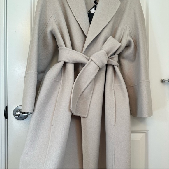 SOLD NWT ‘S Max Mara ‘Arona’ Double Faced Short Wool Coat with Belt Fall/Winter - Picture 10 of 17